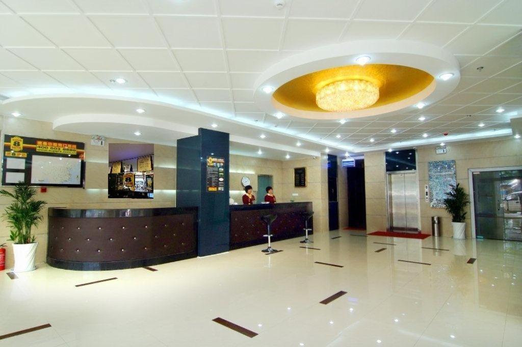 Super 8 Hotel Qingdao Railway Station Gui Zhou Road Exteriér fotografie